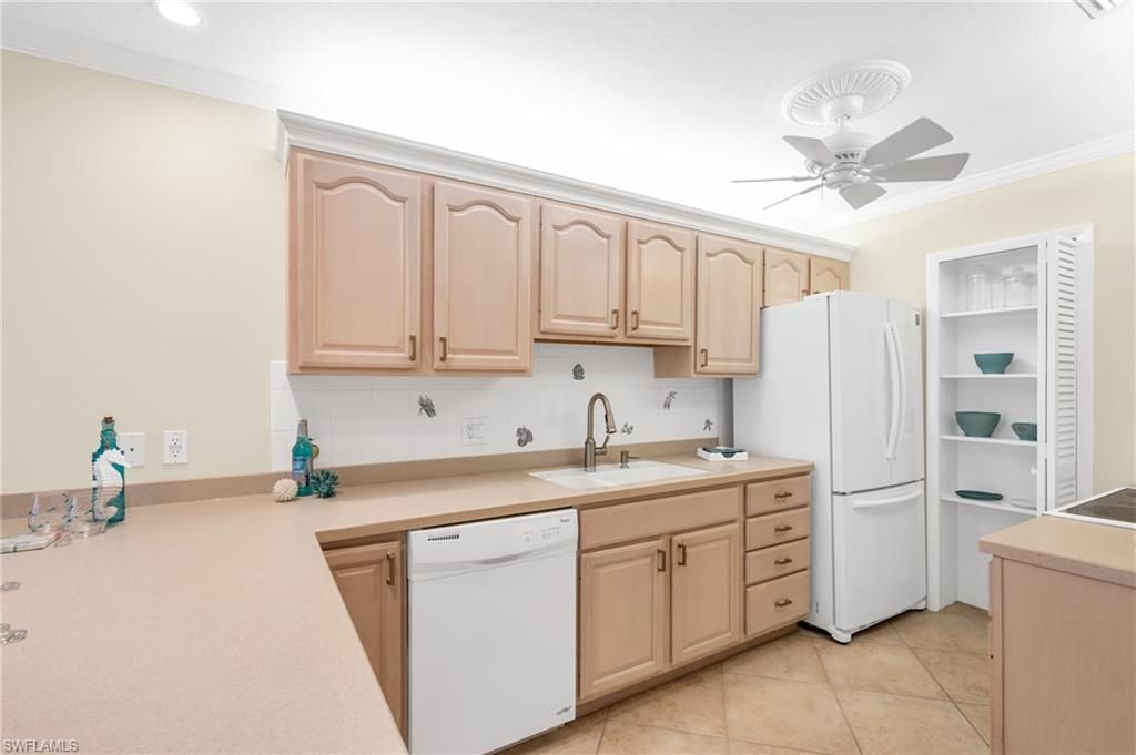 2100 Gulf Shore Blvd N, Unit 206, Naples, FL 34102 Photo