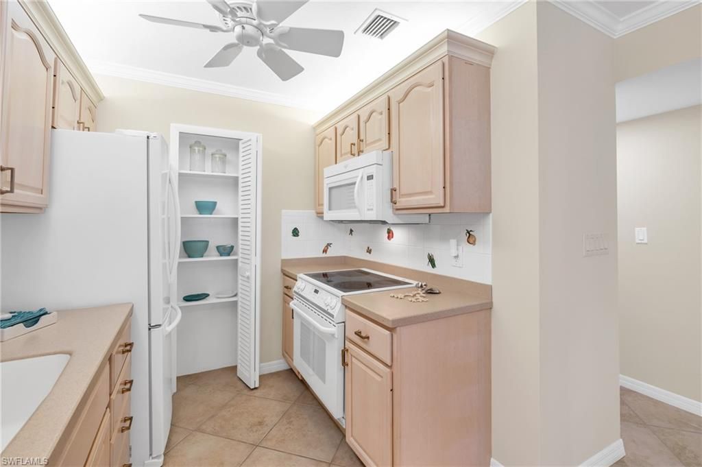 2100 Gulf Shore Blvd N, Unit 206, Naples, FL 34102 Photo