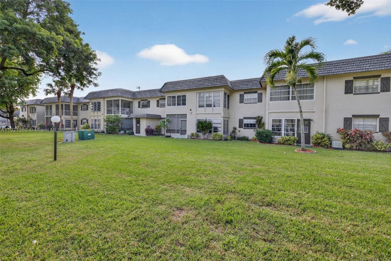 5681 SW 2nd Ct, Unit 117, Margate, FL 33068 Photo