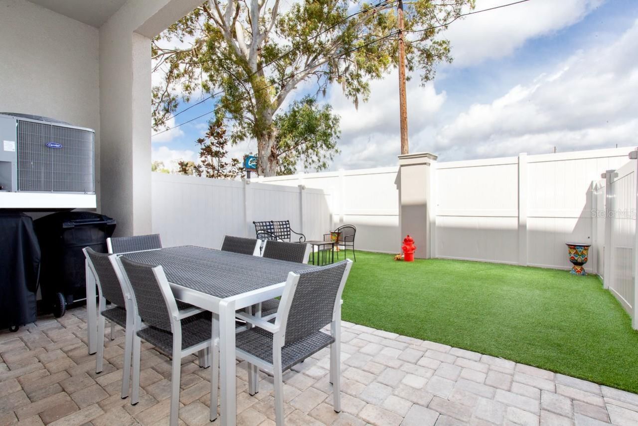 1273 Savona Drive Ne, Saint Petersburg, FL 33702 Photo