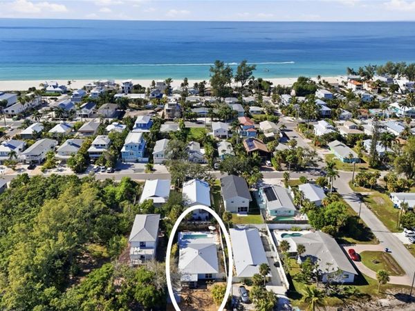 2812 AVENUE B, HOLMES BEACH, FL 34217