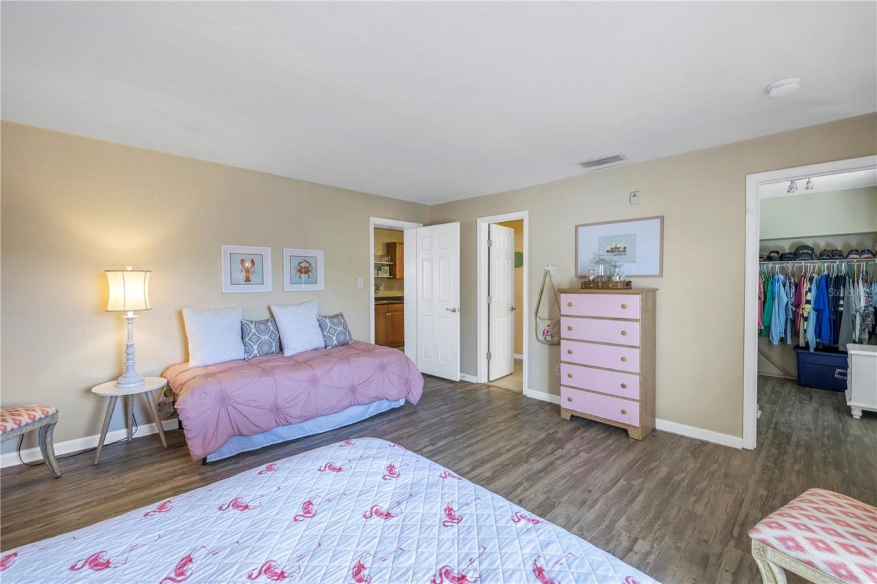 5072 Starfish Drive Se, Unit F, Saint Petersburg, FL 33705 Photo