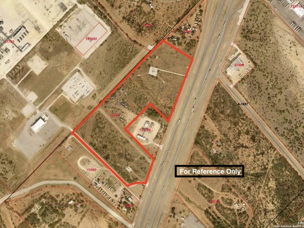 2438 Interstate 35, Cotulla, TX 78014