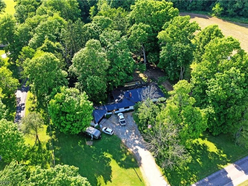8797 Delin Thomas Road, Kinsman, OH 44428 Photo 3