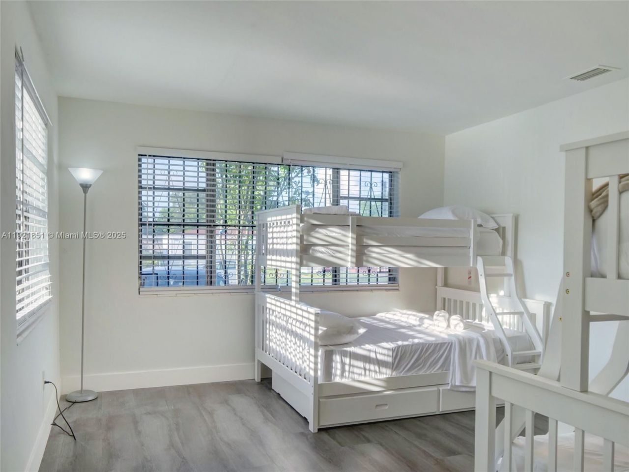 1141 NW 75th St, Miami, FL 33150 Photo