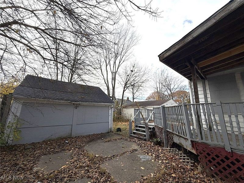 16901 Ridgeton Drive, Cleveland, OH 44128 Photo 2