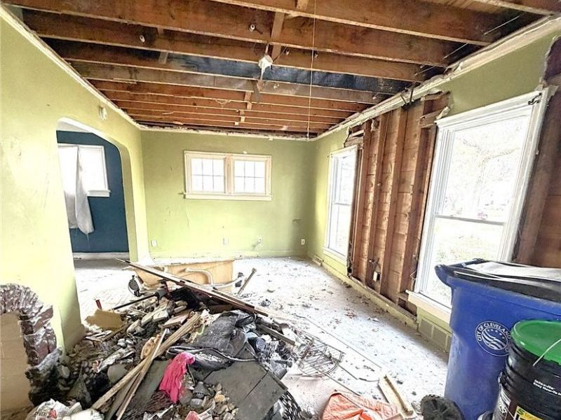 16901 Ridgeton Drive, Cleveland, OH 44128 Photo 3