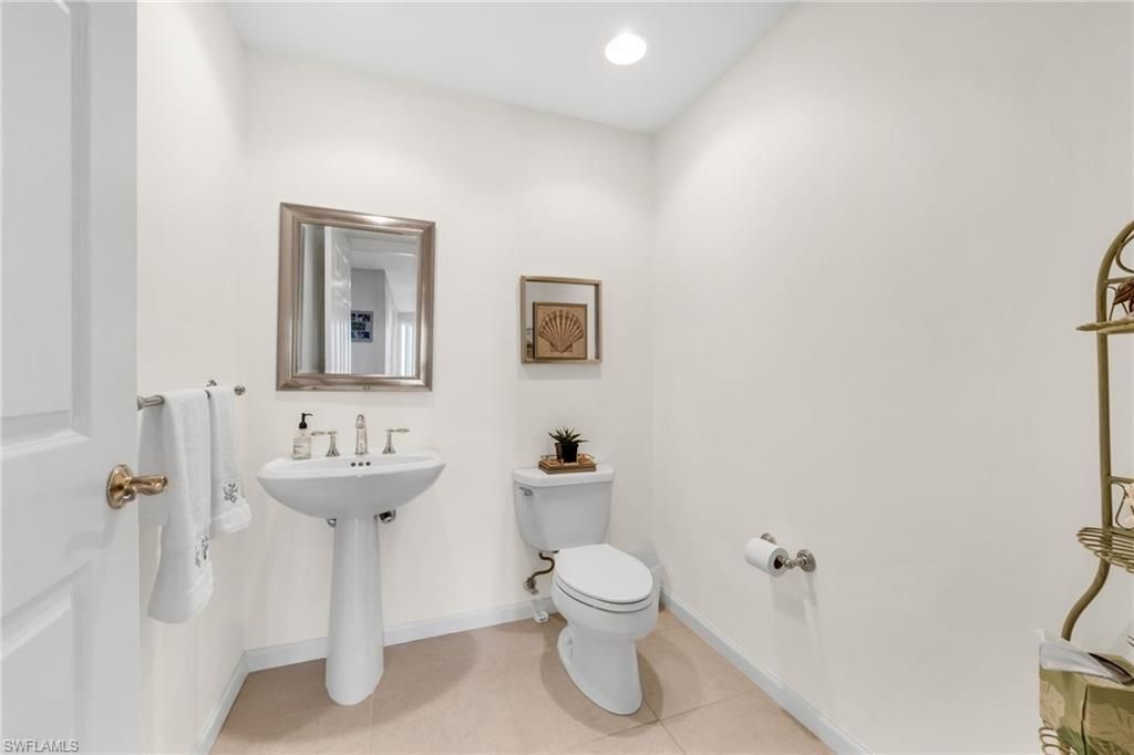 455 Cove Tower Dr, Unit 1603, Naples, FL 34110 Photo