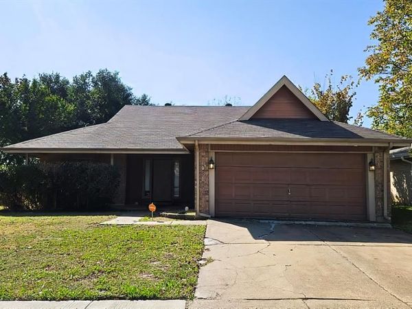 404 Lemon Drive, Arlington, TX 76018