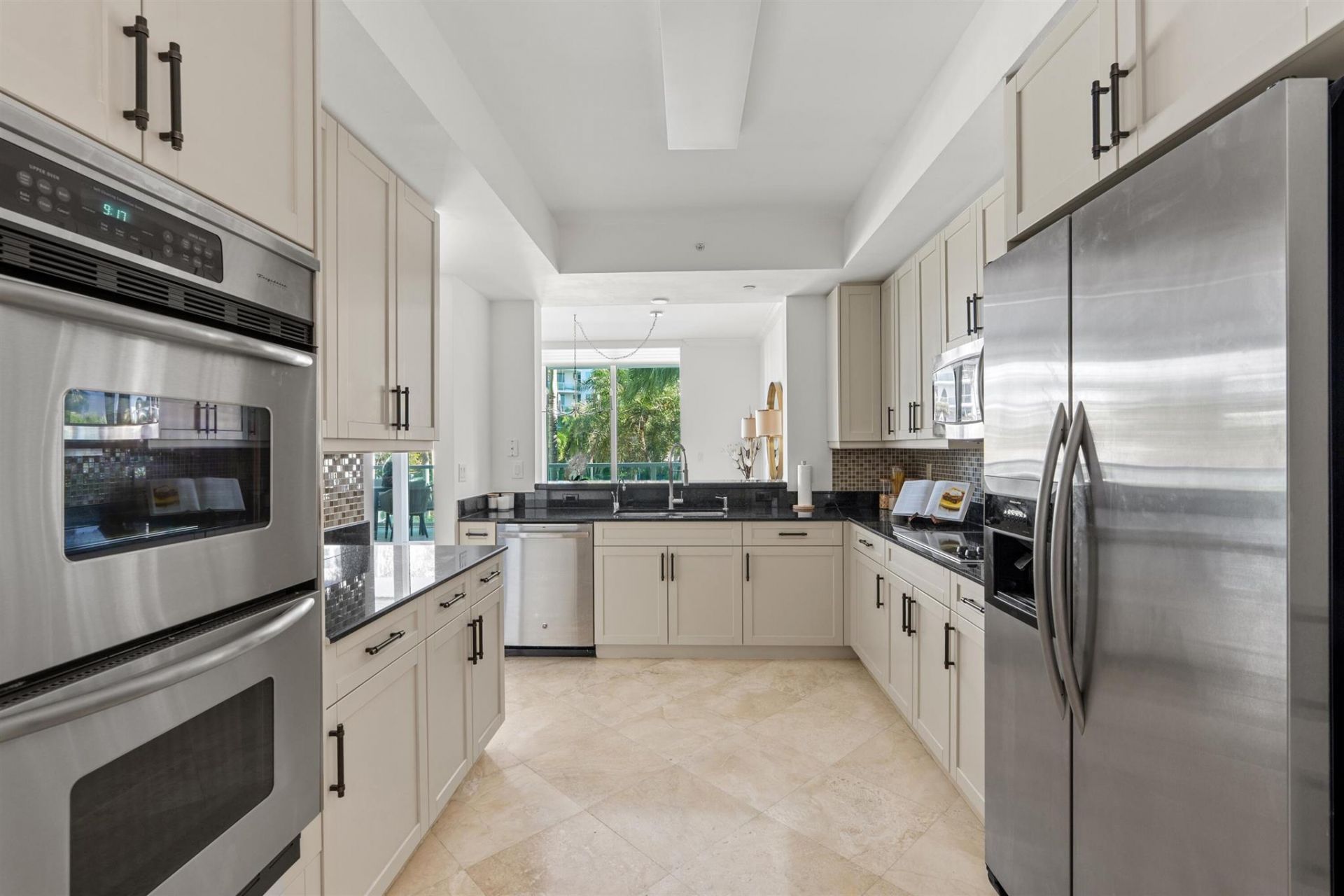 550 SE Mizner Boulevard, Unit B202, Boca Raton, FL 33432 Photo