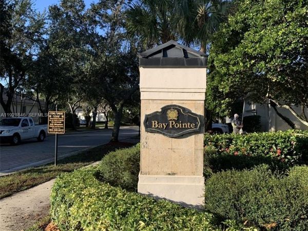 2518 Bay Pointe Ct, Weston, FL 33327
