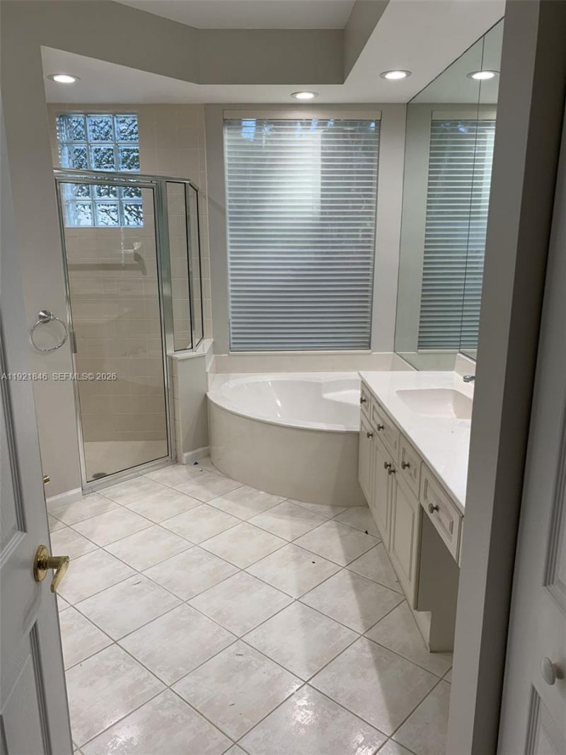 2518 Bay Pointe Ct, Weston, FL 33327 Photo