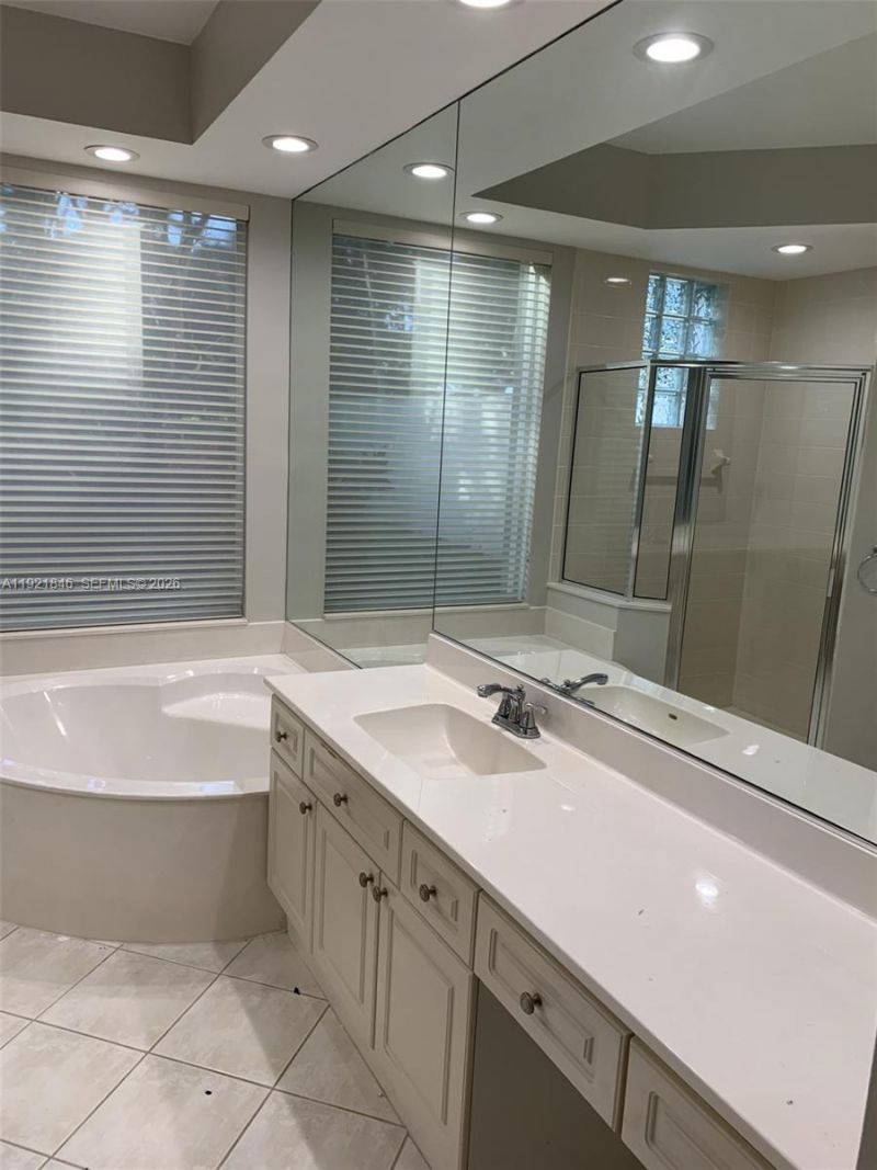 2518 Bay Pointe Ct, Weston, FL 33327 Photo