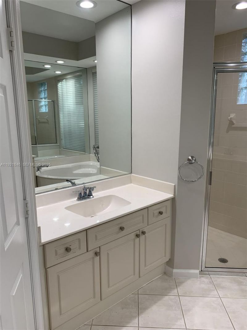 2518 Bay Pointe Ct, Weston, FL 33327 Photo