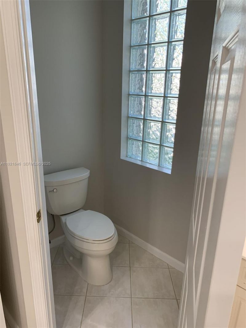 2518 Bay Pointe Ct, Weston, FL 33327 Photo