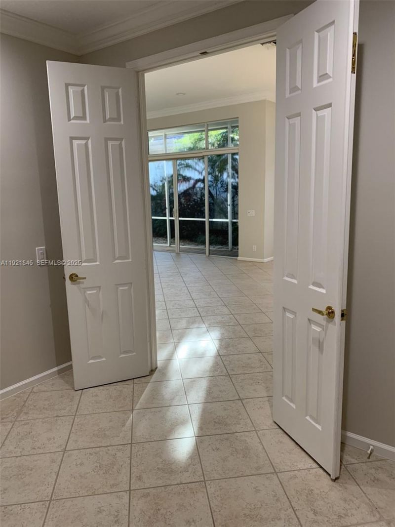 2518 Bay Pointe Ct, Weston, FL 33327 Photo