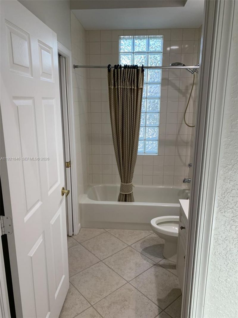 2518 Bay Pointe Ct, Weston, FL 33327 Photo