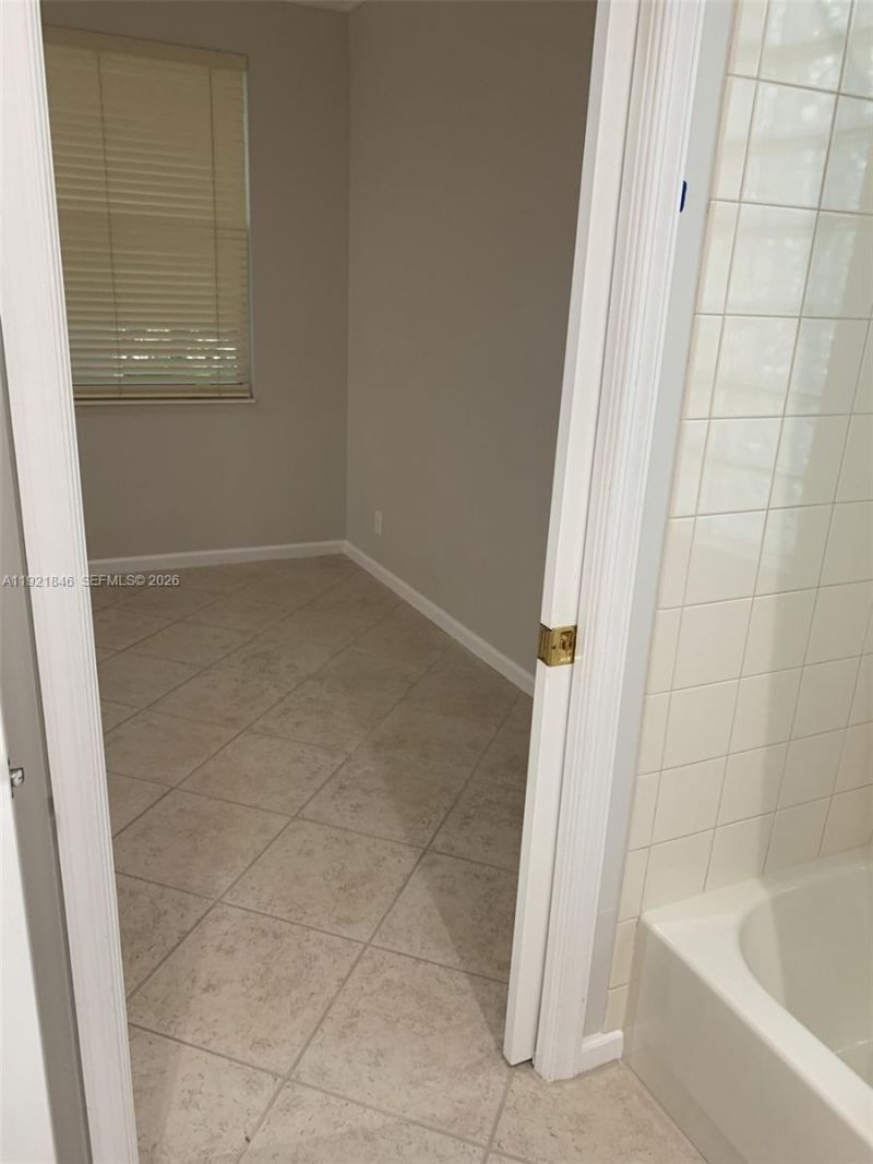 2518 Bay Pointe Ct, Weston, FL 33327 Photo