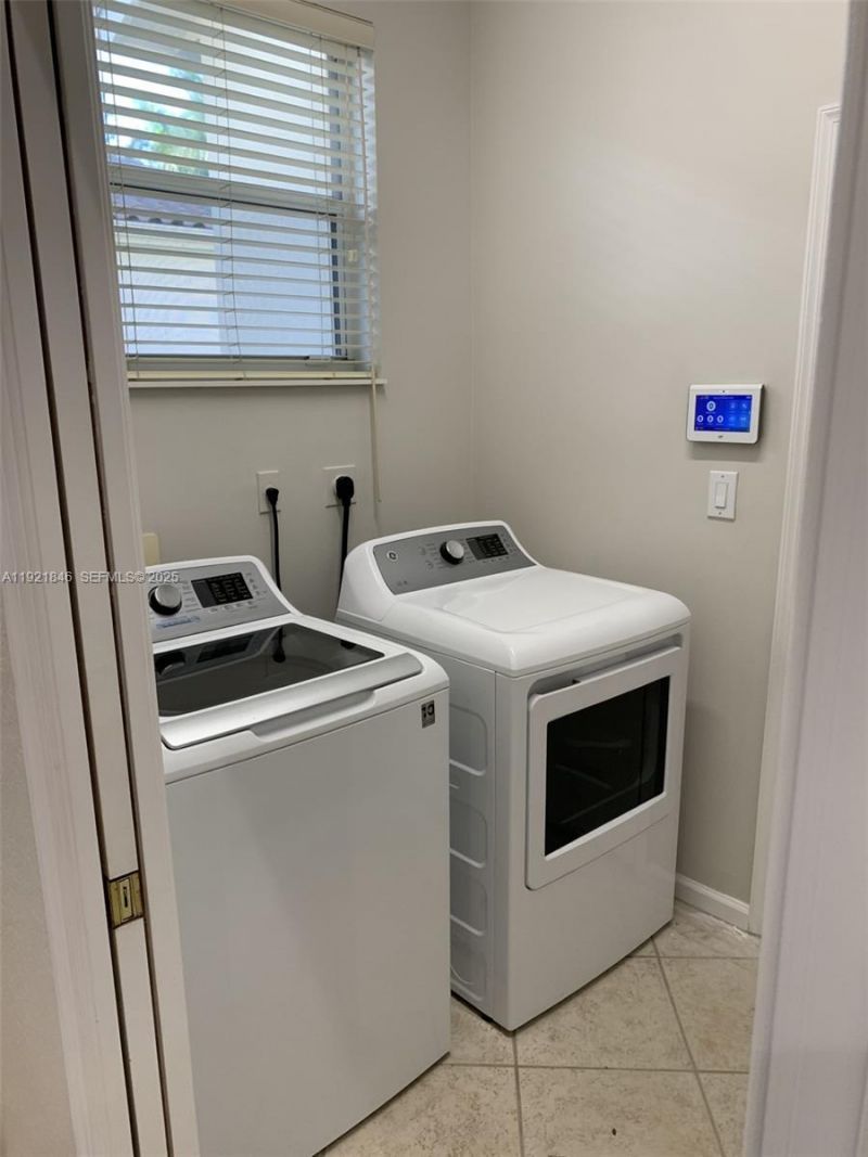 2518 Bay Pointe Ct, Weston, FL 33327 Photo