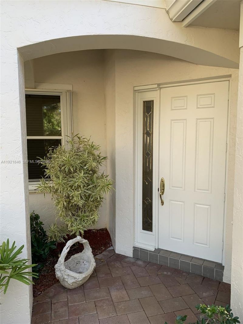 2518 Bay Pointe Ct, Weston, FL 33327 Photo