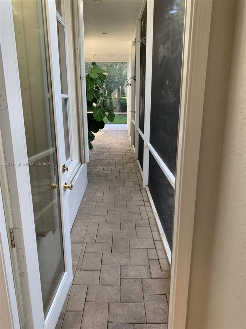 2518 Bay Pointe Ct, Weston, FL 33327 Photo