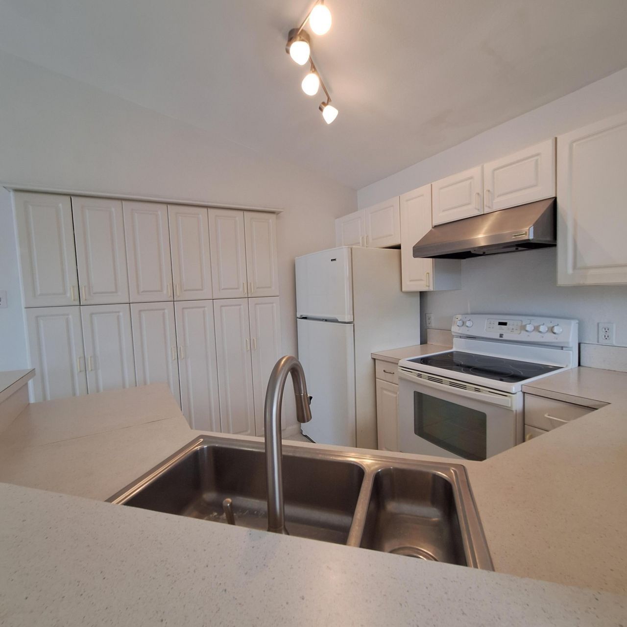 3214 San Remo Circle, Homestead, FL 33035 Photo