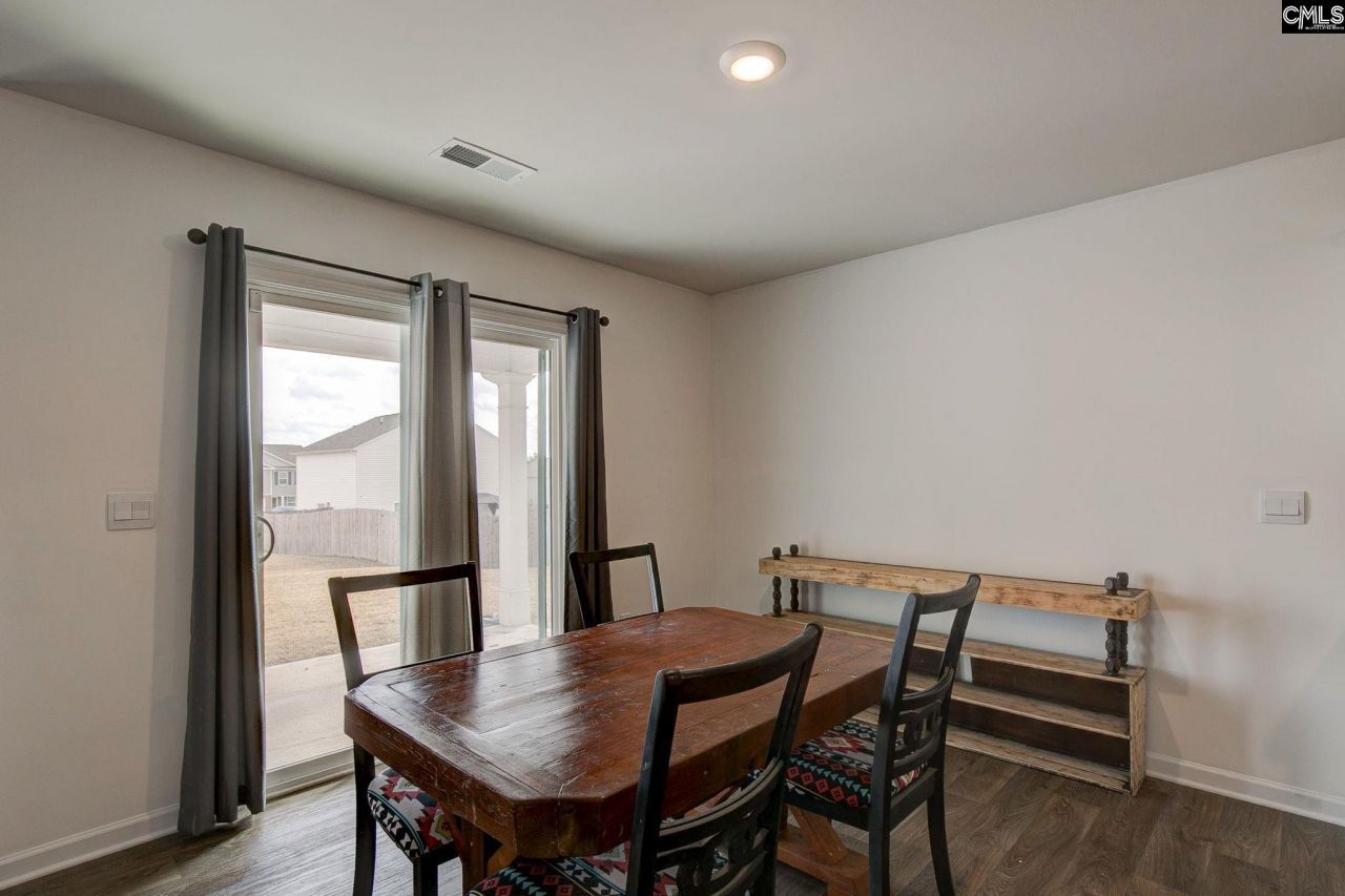 195 Carrington Drive Photo 12