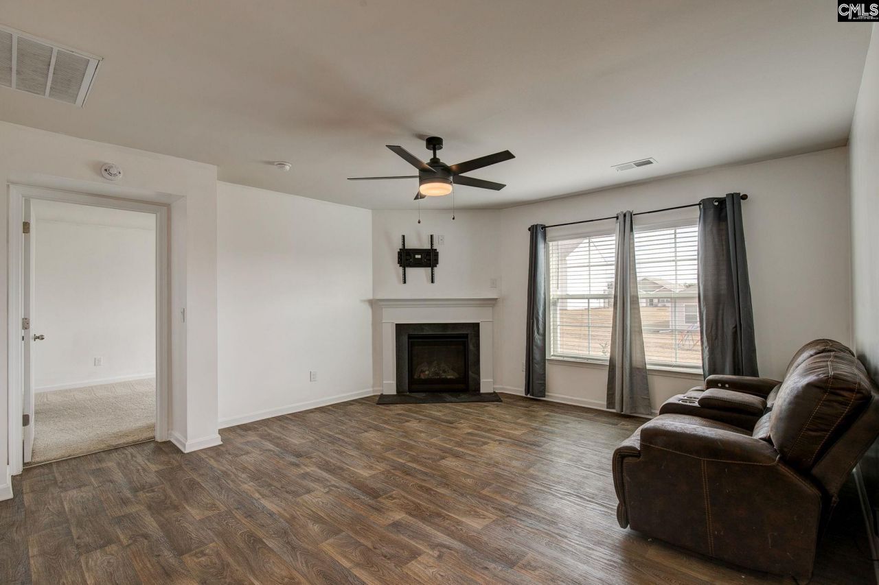 195 Carrington Drive Photo 14