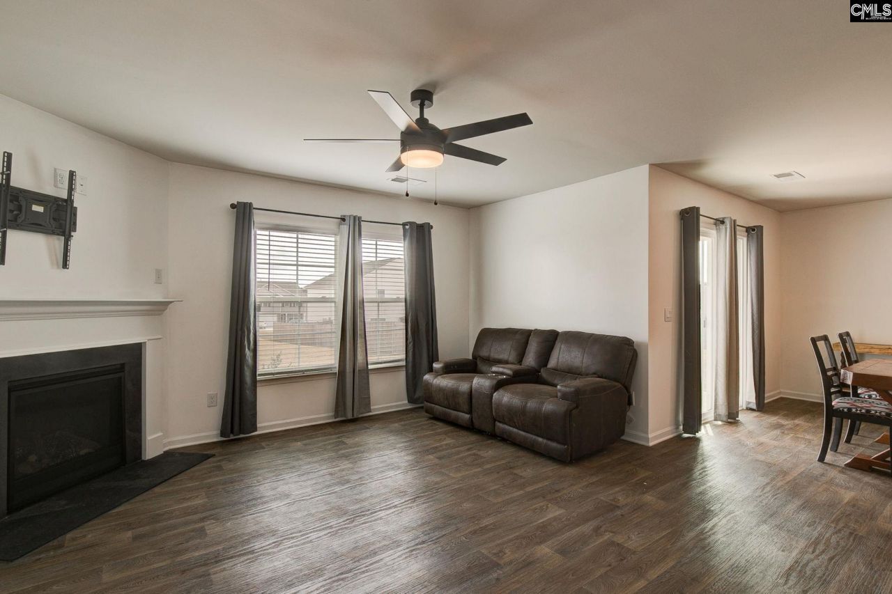 195 Carrington Drive Photo 15