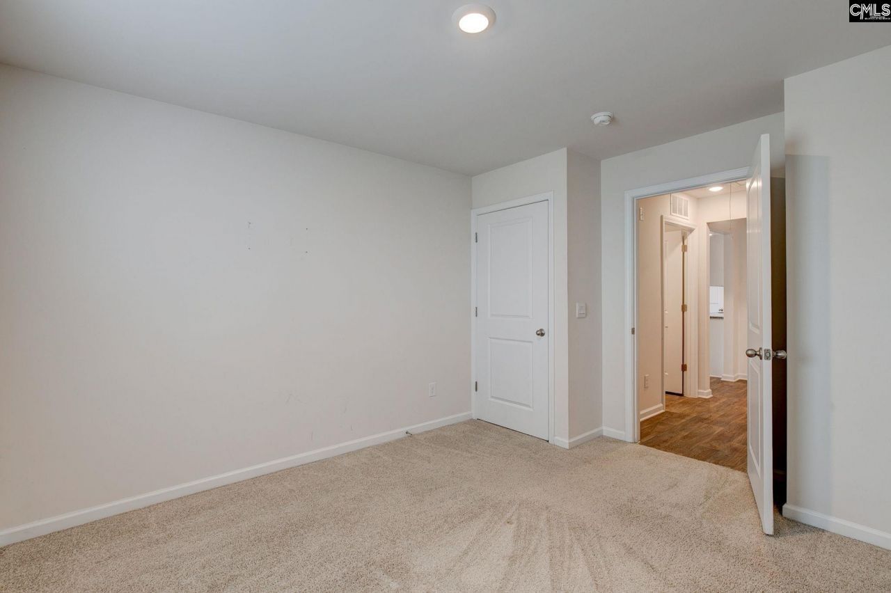 195 Carrington Drive Photo 26