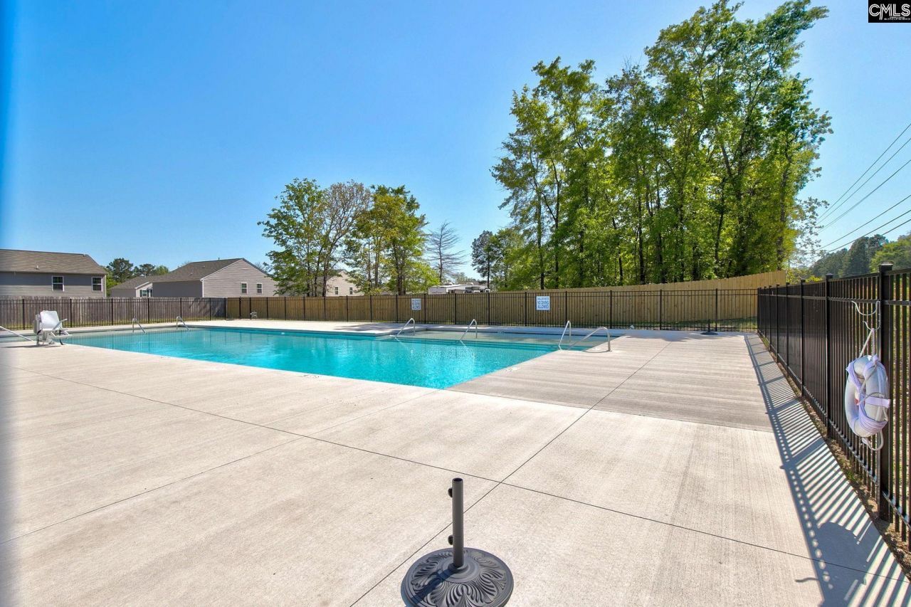 195 Carrington Drive Photo 35