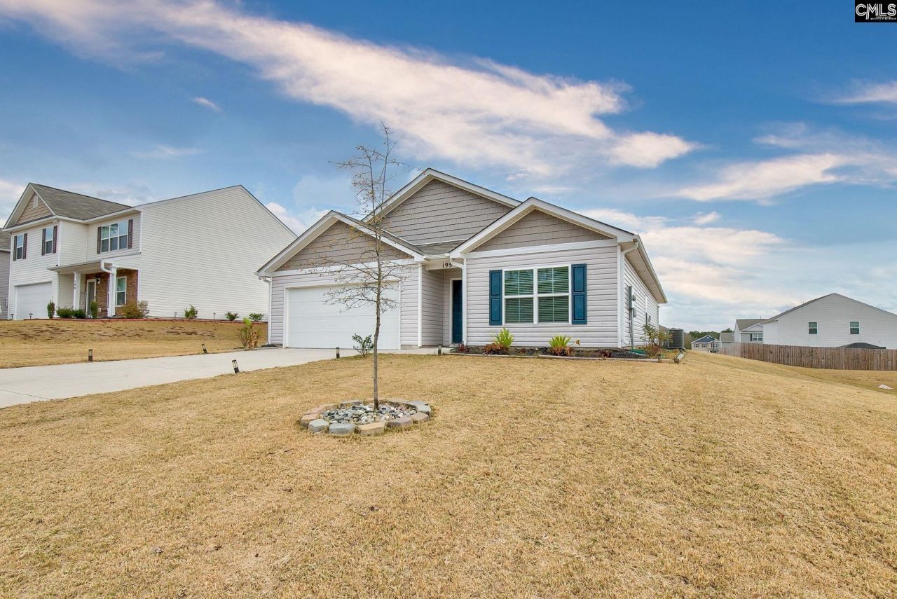 195 Carrington Drive Photo 4