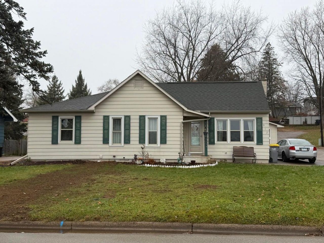 912 S Oak Street, La Crescent, MN 55947 Main Photo