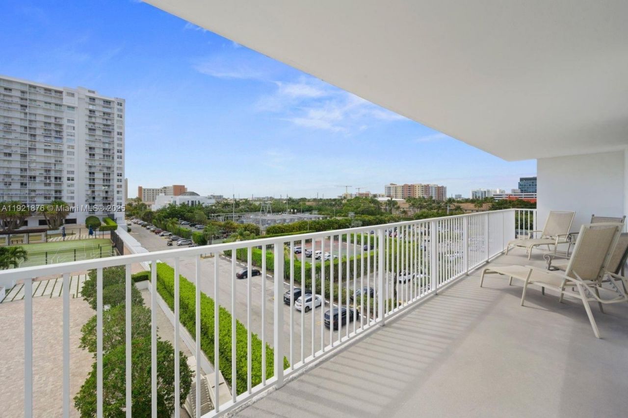 2851 NE 183rd St, Unit 502E, Aventura, FL 33160 Photo