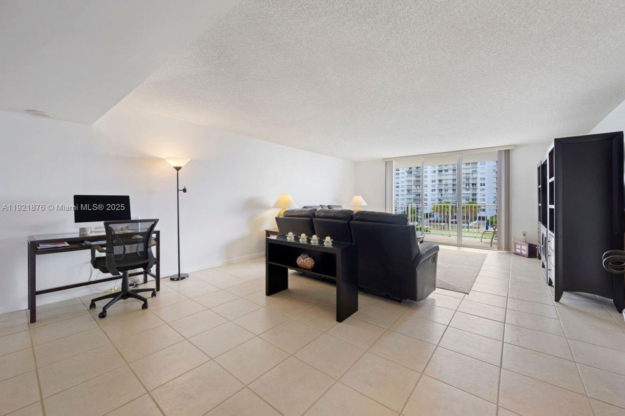 2851 NE 183rd St, Unit 502E, Aventura, FL 33160 Photo