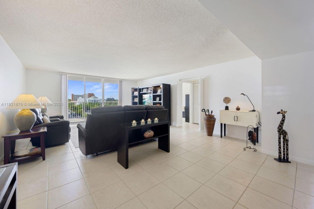 2851 NE 183rd St, Unit 502E, Aventura, FL 33160 Photo