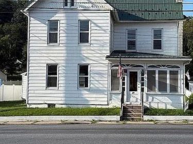 96 E PENN STREET, LENHARTSVILLE, PA 19534