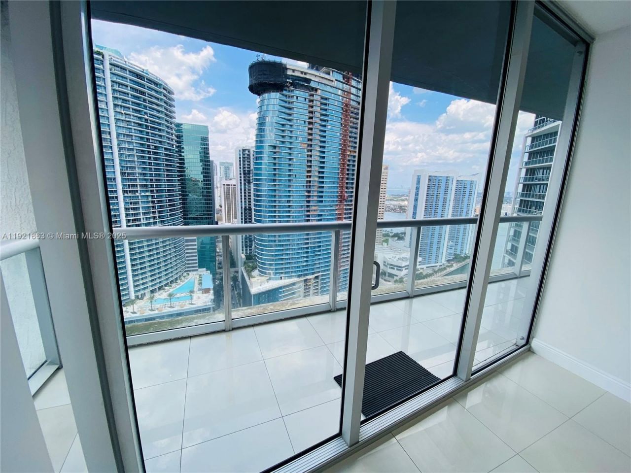 475 Brickell Ave, Unit 3715, Miami, FL 33131 Photo