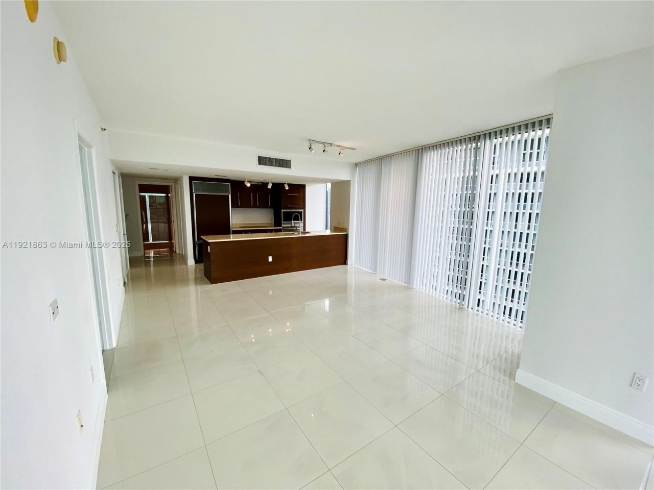 475 Brickell Ave, Unit 3715, Miami, FL 33131 Photo
