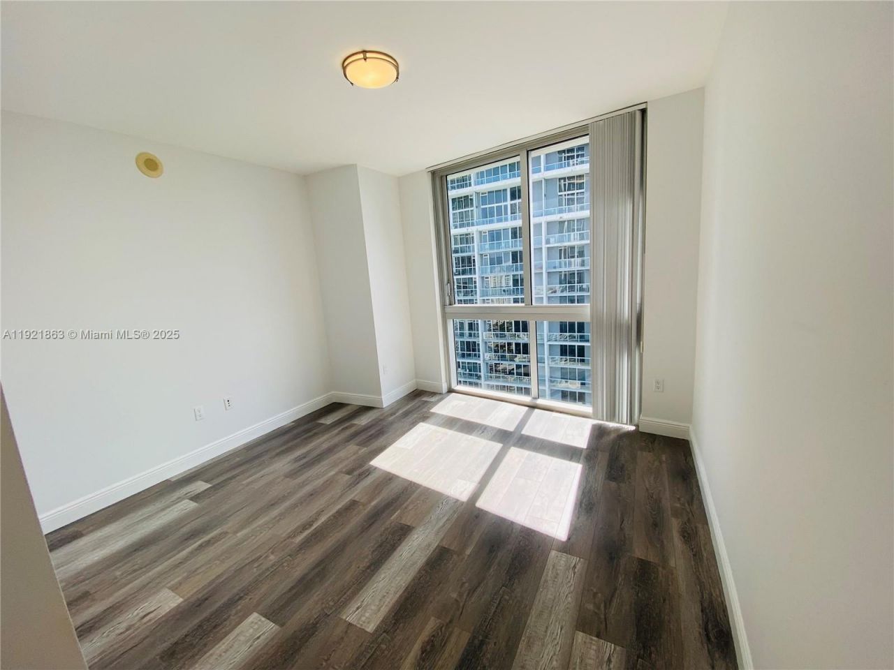 475 Brickell Ave, Unit 3715, Miami, FL 33131 Photo