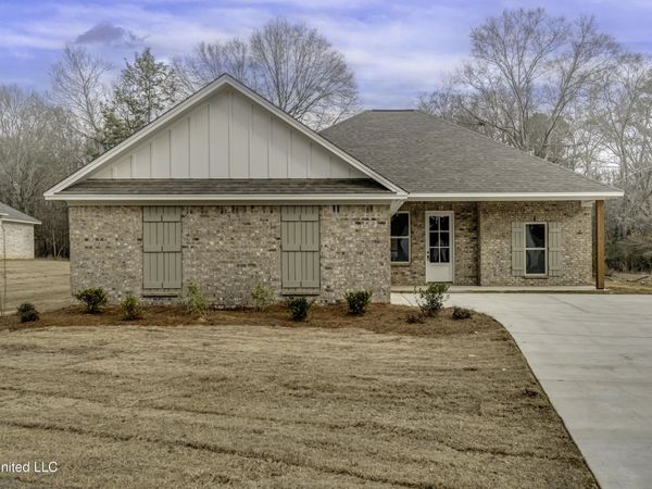 105 Jasmine Cove Drive, Brandon, MS 39042