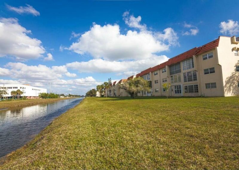 3091 E Sun Sunrise Lakes Drive E, Unit 207, Sunrise, FL 33322 Photo