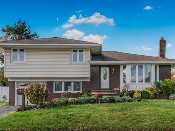 2 Deer Path Lane, Syosset, NY 11791