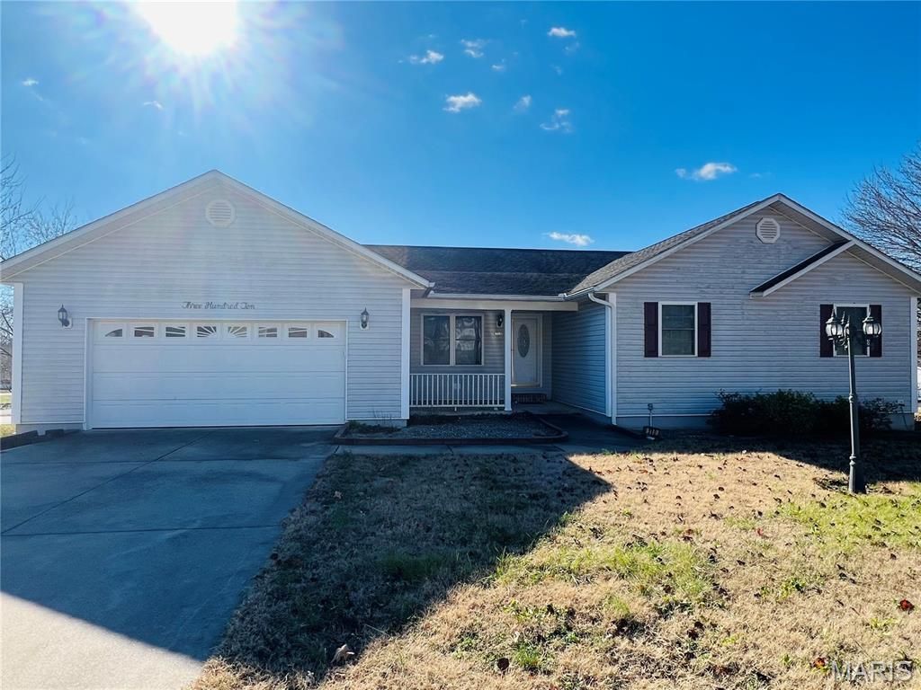 310 W Howard Drive, Puxico, MO 63960 Main Photo