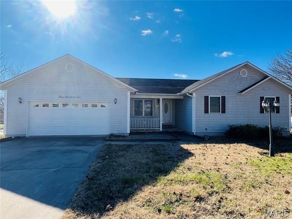 310 W Howard Drive, Puxico, MO 63960