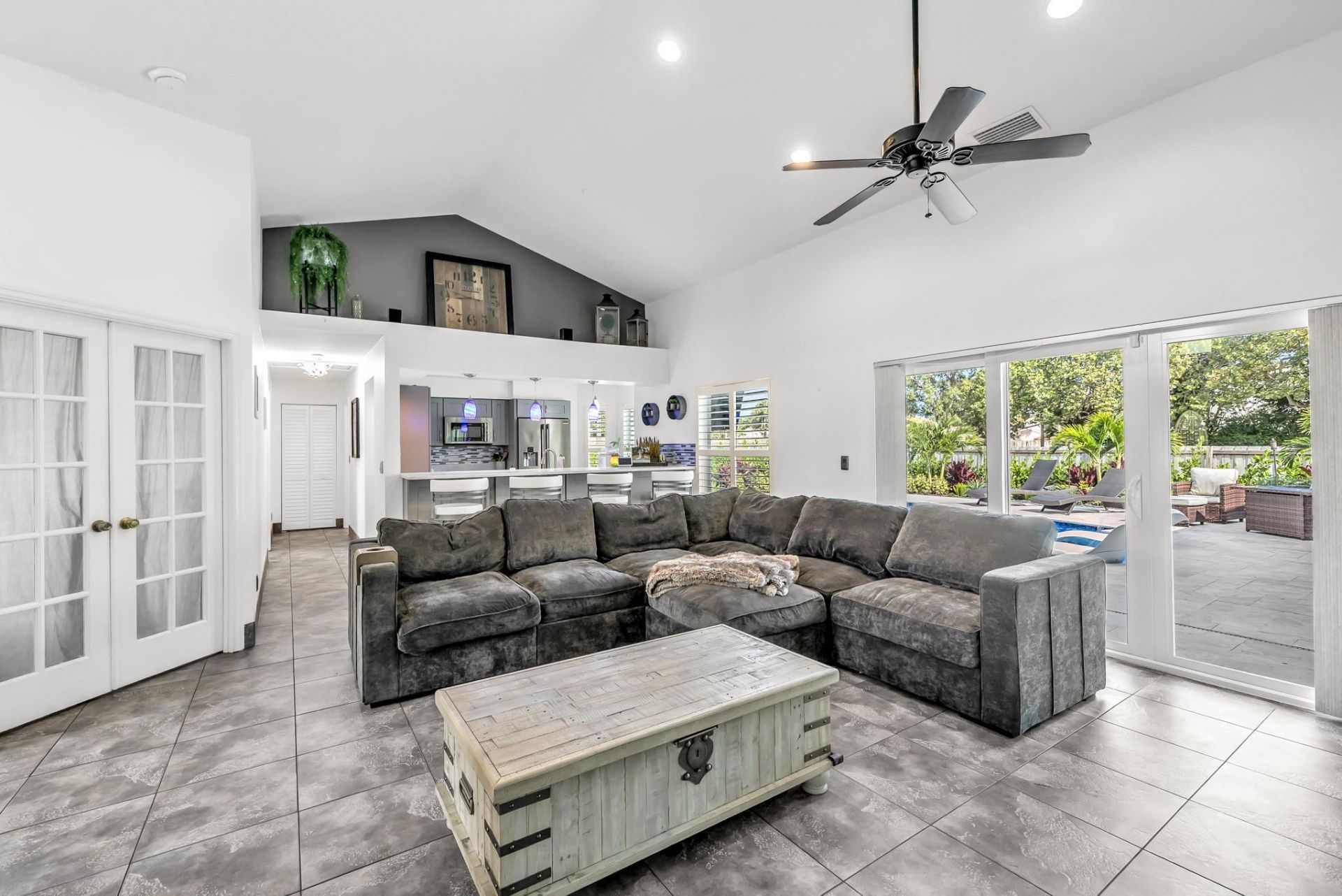 24 Dogwood Cir, Boynton Beach, FL 33436 Photo