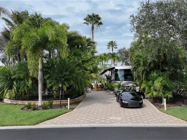 4662 Southern Breeze DR, NAPLES, FL 34114