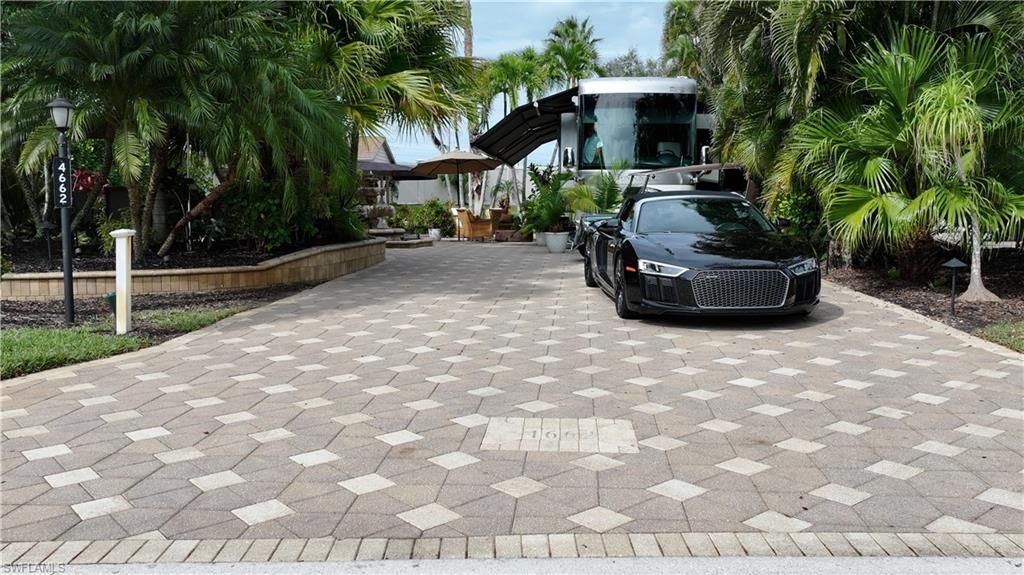 4662 Southern Breeze Dr, Naples, FL 34114 Photo