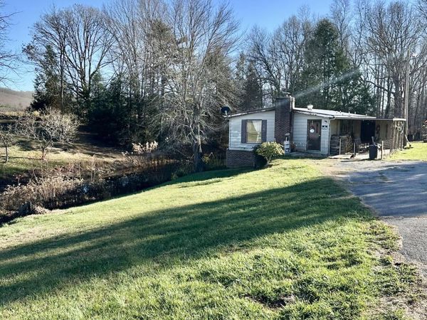 1500 Coal Hill Rd, Sunbright, TN 37872