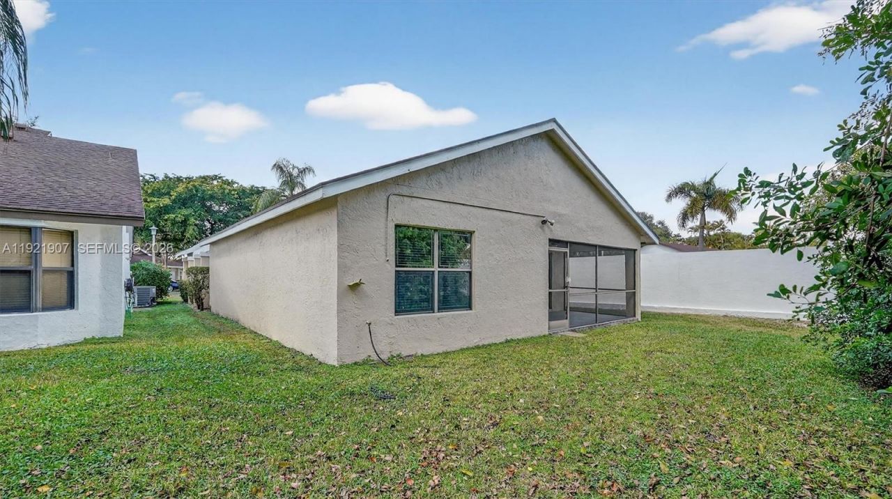 2540 Calamondin Cir, Coconut Creek, FL 33063 Photo